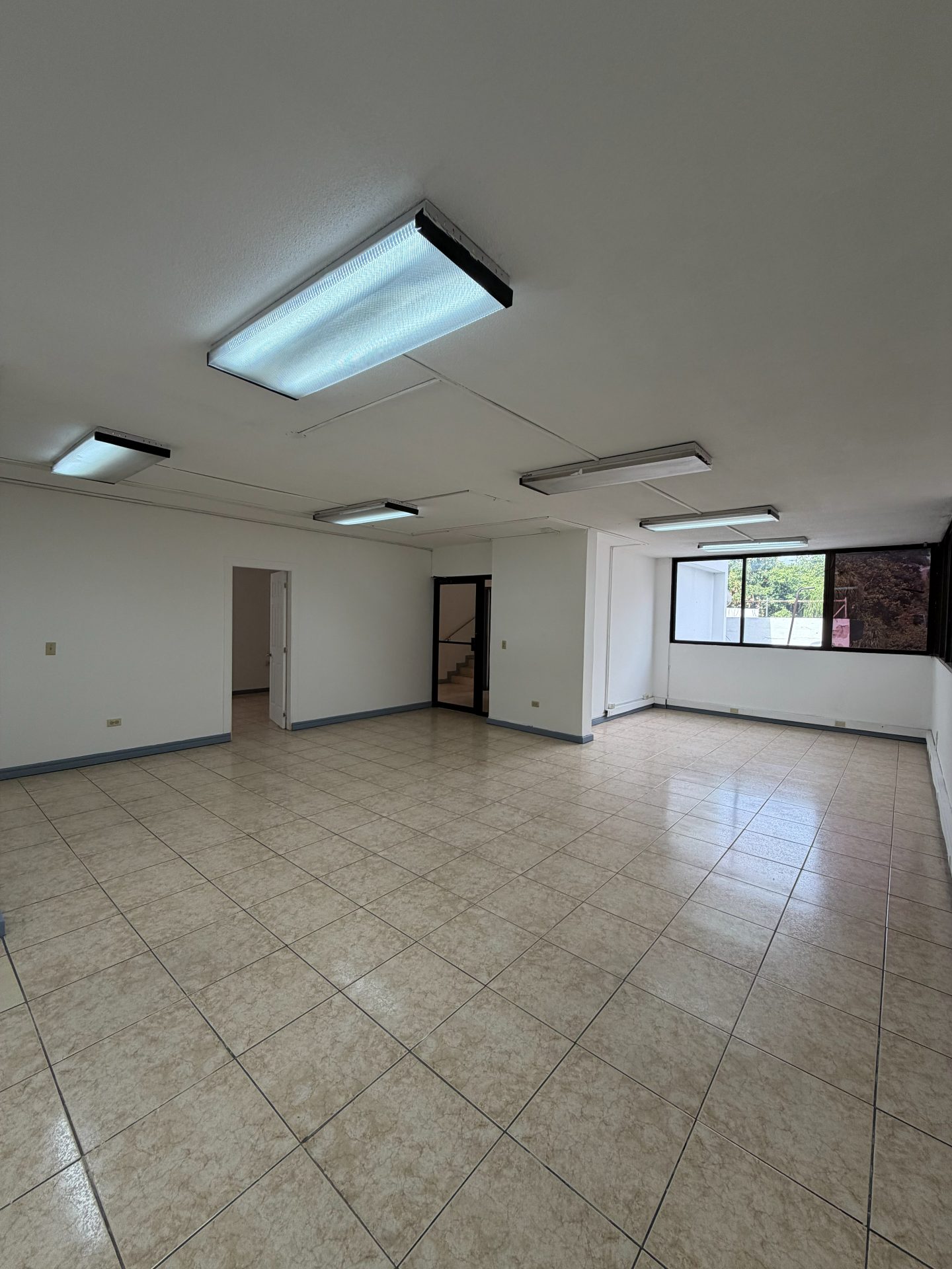 Edificio corporativo en Bulevar Suyapa — foto 16