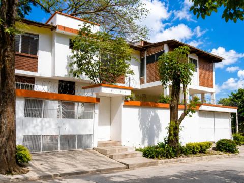 Casa con apartamento en Colonia Interamericana