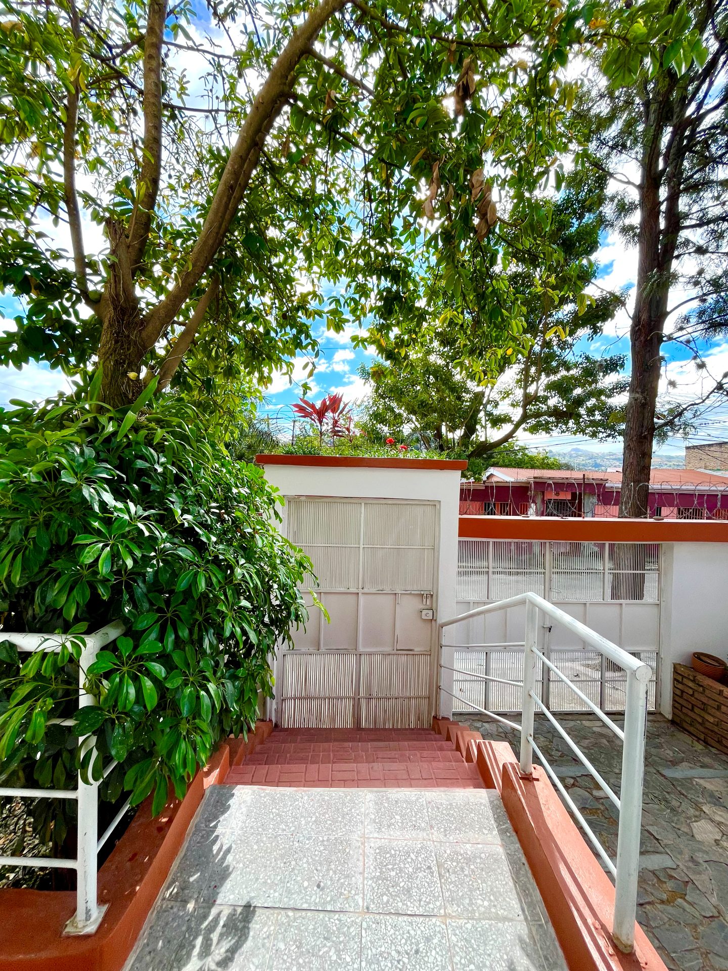 Casa con apartamento en Colonia Interamericana — foto 15