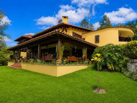 Residencia campestre en Las Cañadas, Valle de Ángeles